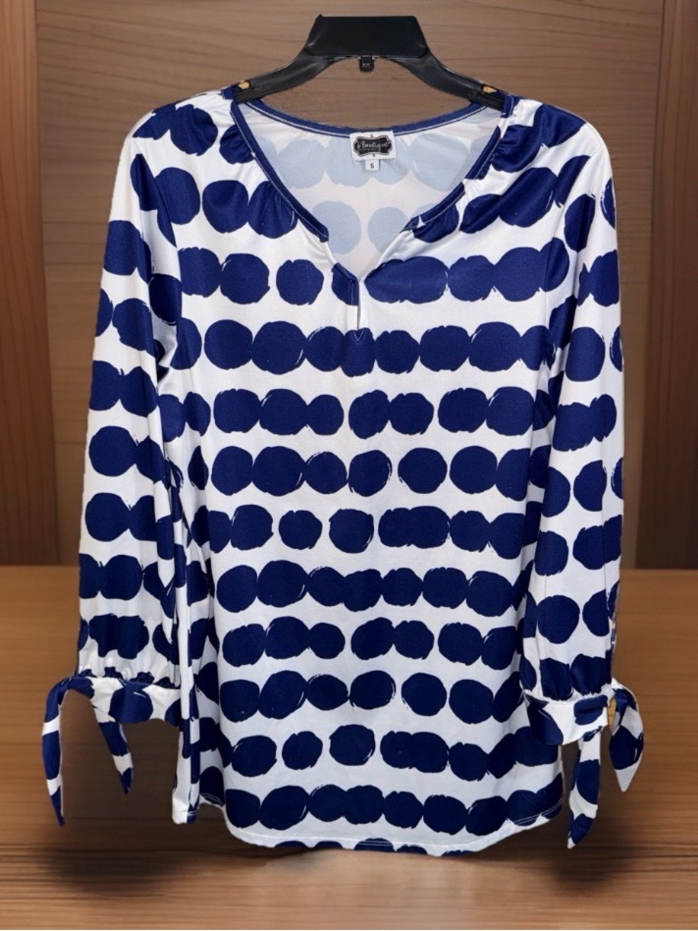 b. Boutique Women's Navy Dot Tie-Cuff V-Neck Tunic Top - S - EC